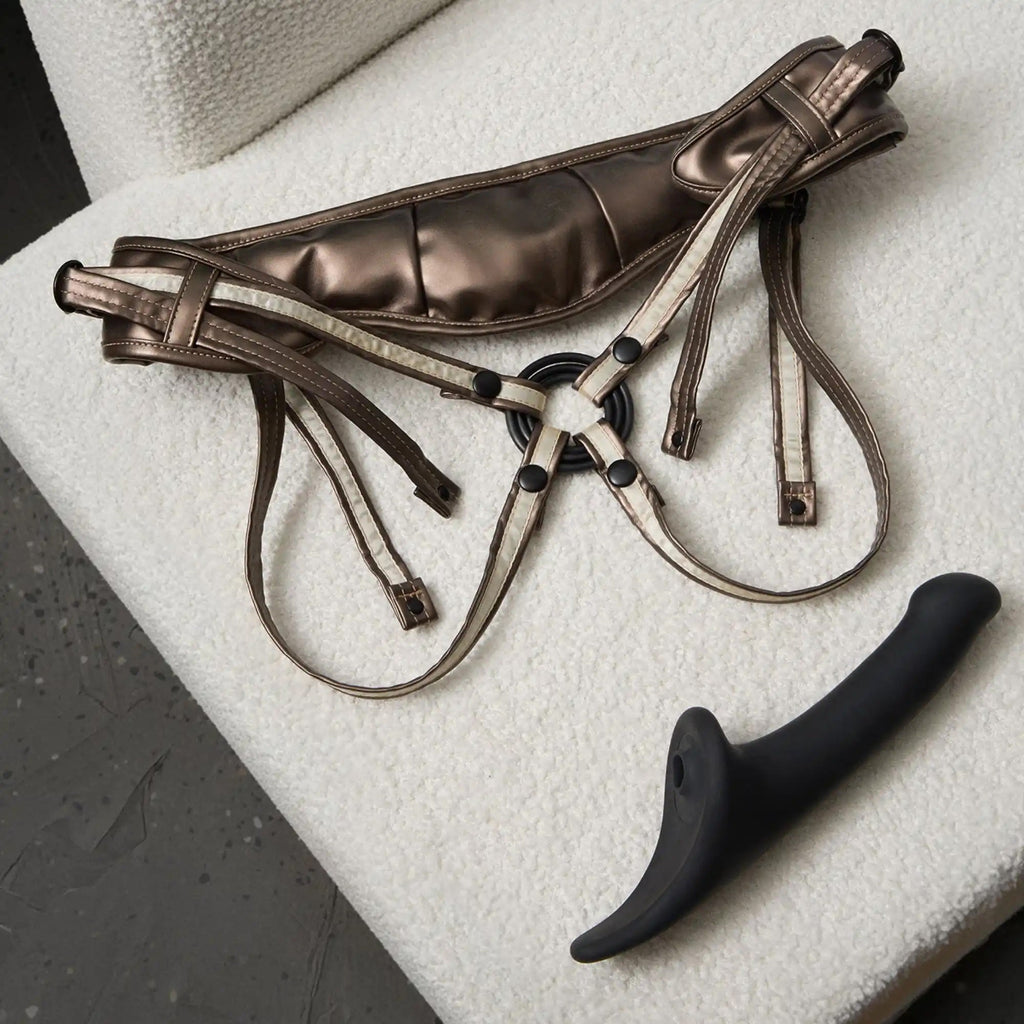 HARNAIS EN SIMILI CUIR DESIROUS - NOUVEAU DESIGN